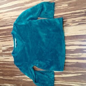 Concierge Collection velour v neck top